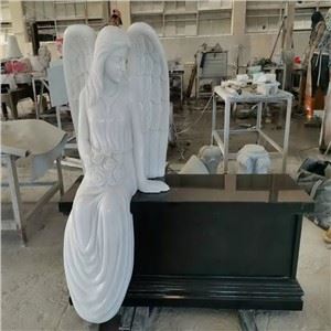 Beyaz Yeşim Mermer Melek Anıtı